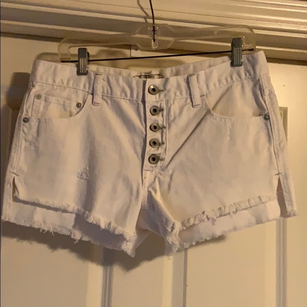 Free People White Denim Shorts. Size 27